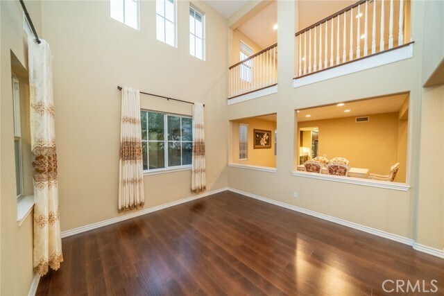Foto del edificio - 8243 Fall Creek Dr