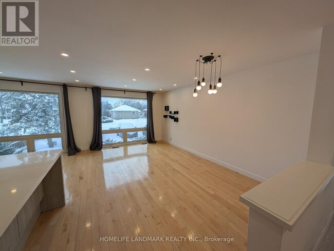 Building Photo - 83 Wishing Well Dr