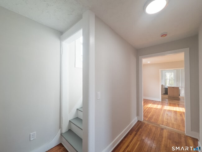 Foto del edificio - 316 Tyler St