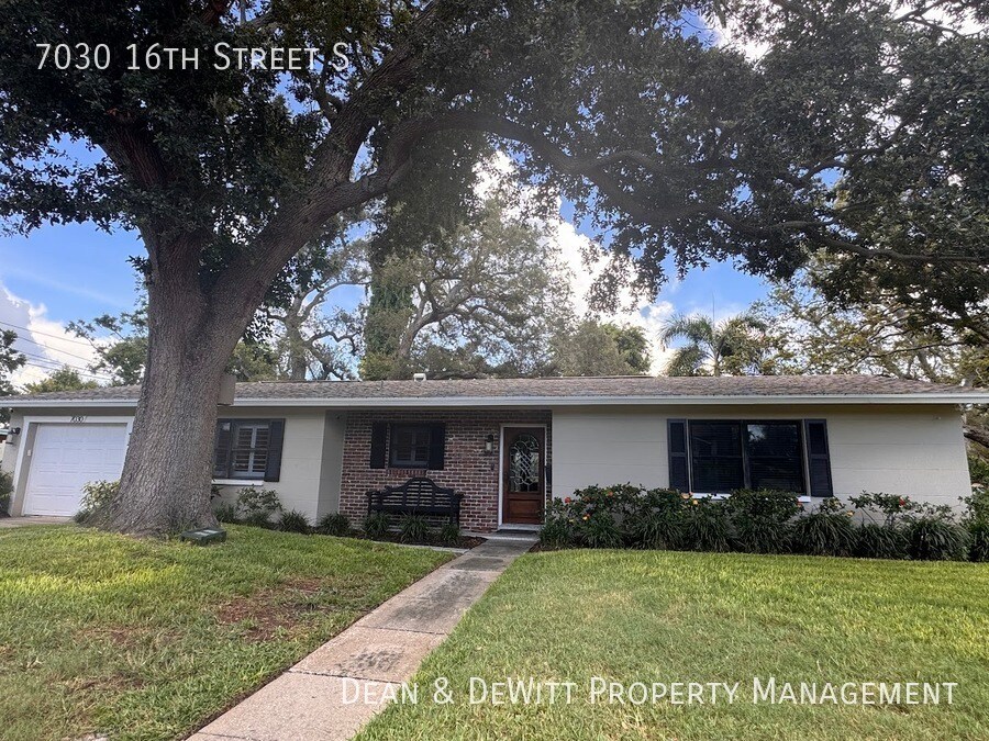 Foto principal - 7030 16th St S