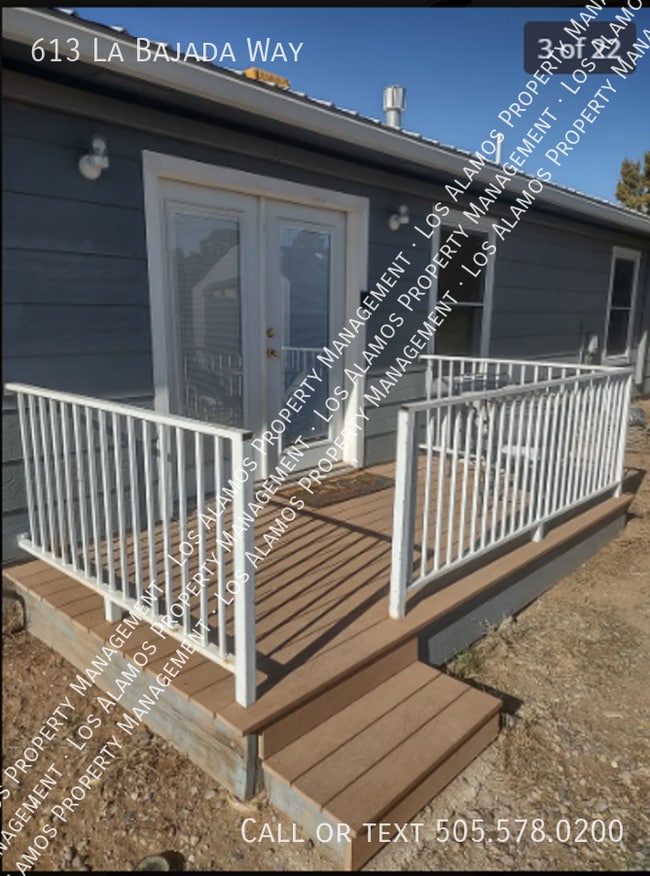 Building Photo - 613 La Bajada Way