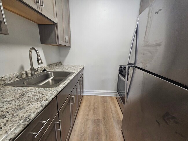 Foto del edificio - 4753 N Monticello Ave