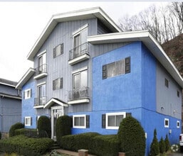 Building Photo - 22 River Rd