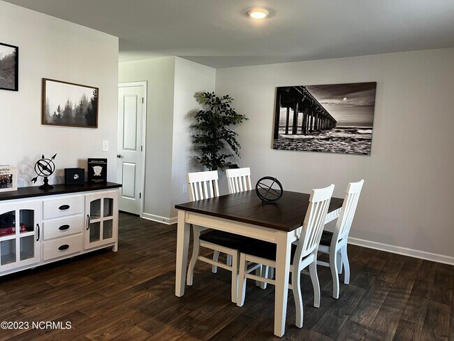 Building Photo - 314 Ginger Dr