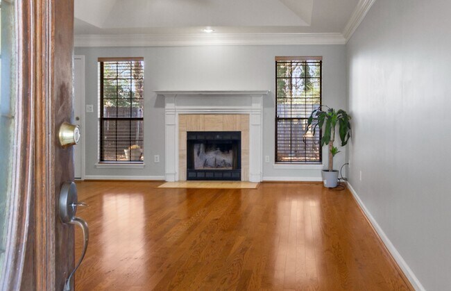 Foto del edificio - 2013 Fox Ridge Rd