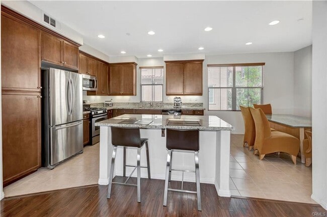 Building Photo - Mission Viejo - The Ridge - 4 Bed, 3.5 Bat...