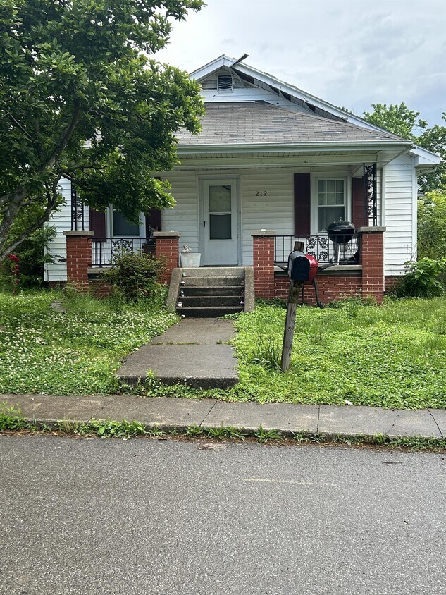 Primary Photo - 212 Locust St
