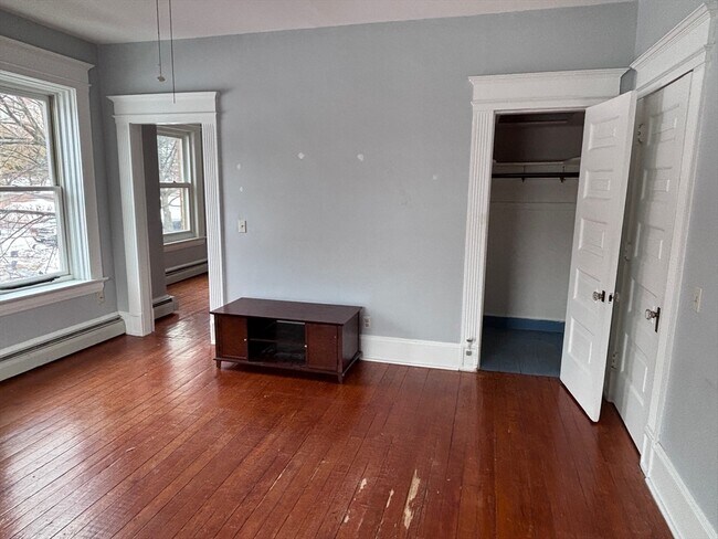 Building Photo - 495 Appleton St
