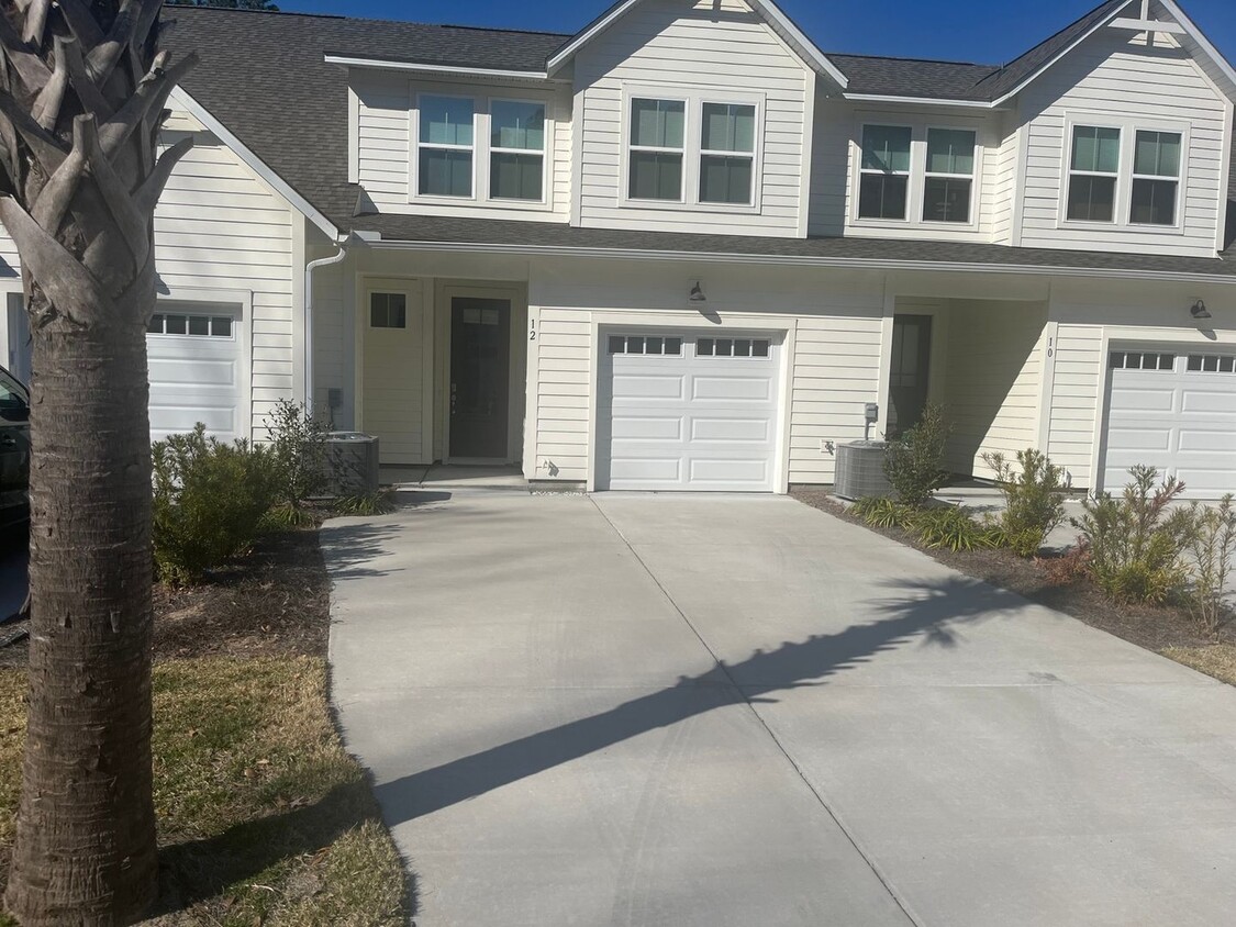 Primary Photo - New 3BR Townhome in Bluffton at Washington...