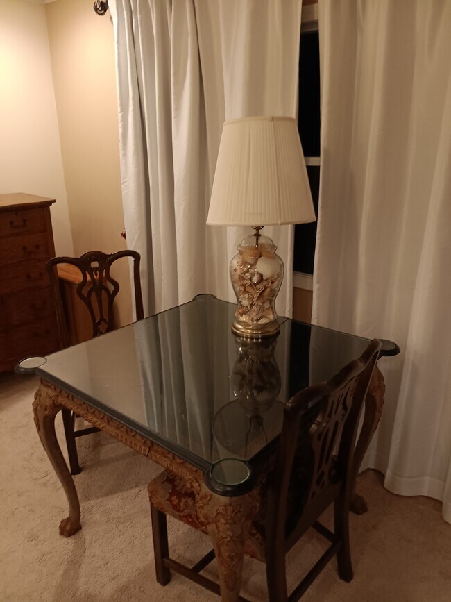 Foto del edificio - 2913 Shorewood Dr