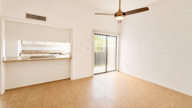 Building Photo - 322 E Huntington Dr