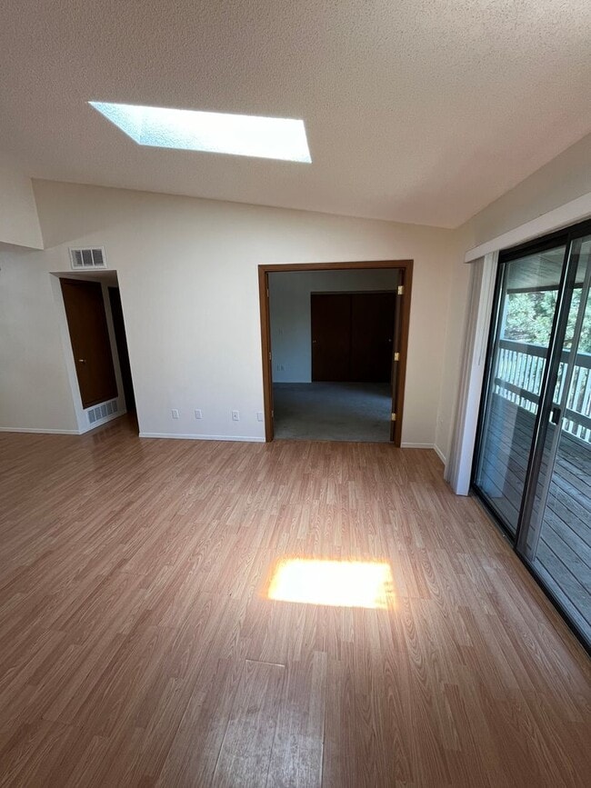 Photo - 3 Bed 2 Bath Updated Unit in Robinwood Apartment