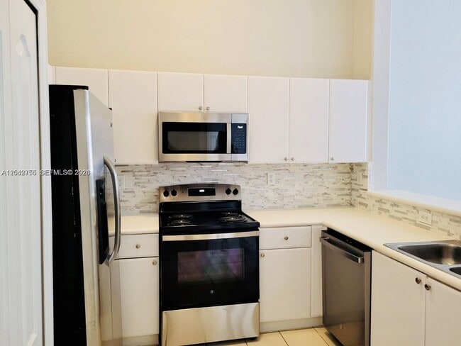 Foto del edificio - 1543 SE 25th St