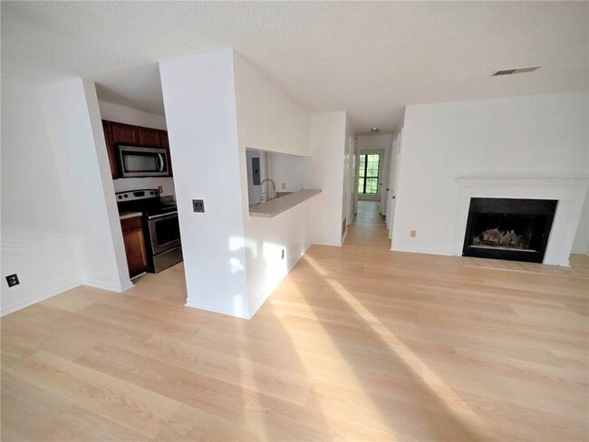 Foto del edificio - 590 Windchase Ln