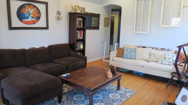 Foto del edificio - 1159 W Farwell Ave