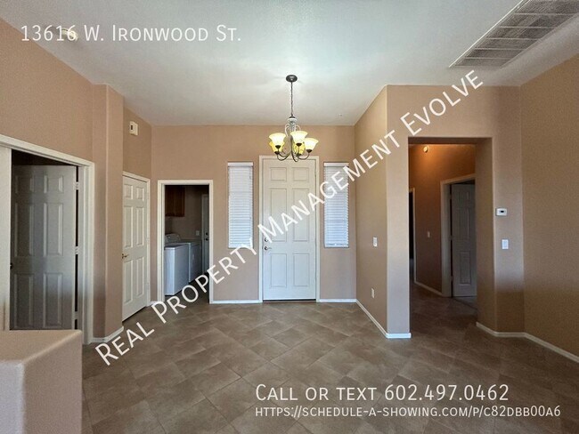 Foto del edificio - Great Surprise Home!