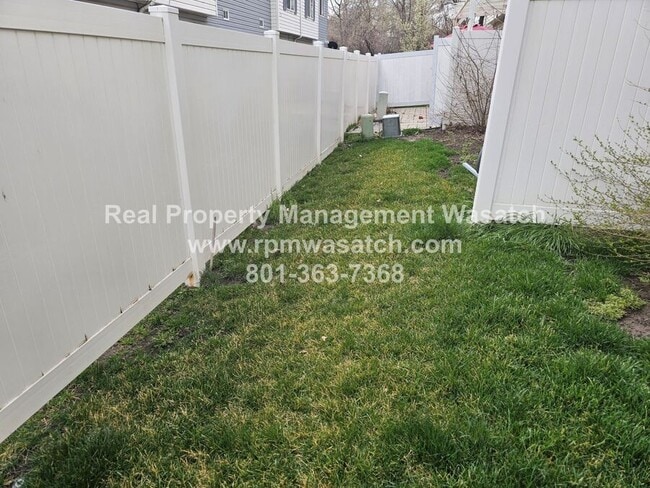 Building Photo - 2401 Big Village Ct
