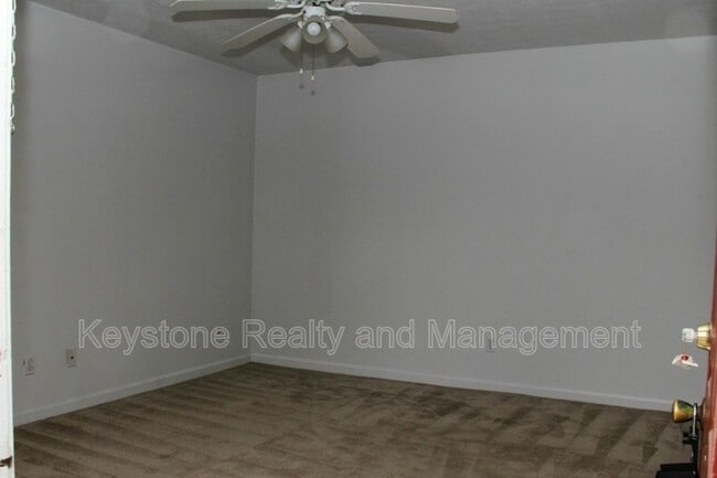 Building Photo - 1375 Thompsonville Ln