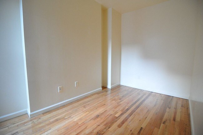 Building Photo - 278 W 115th St