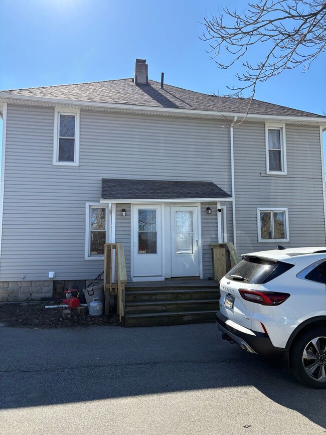 Building Photo - 574-576 E. Church St.