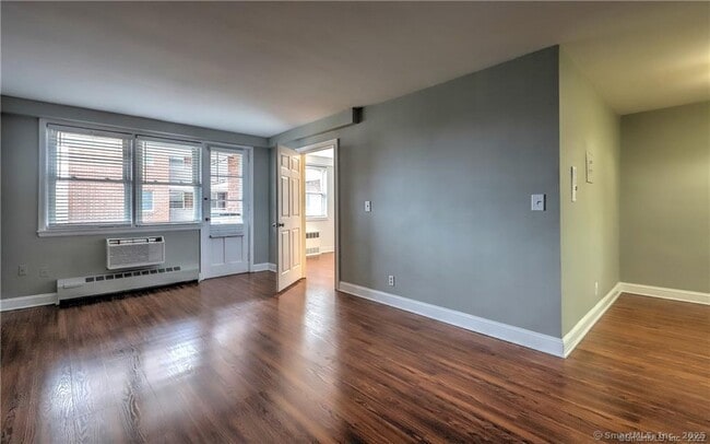 Building Photo - 444 Bedford St