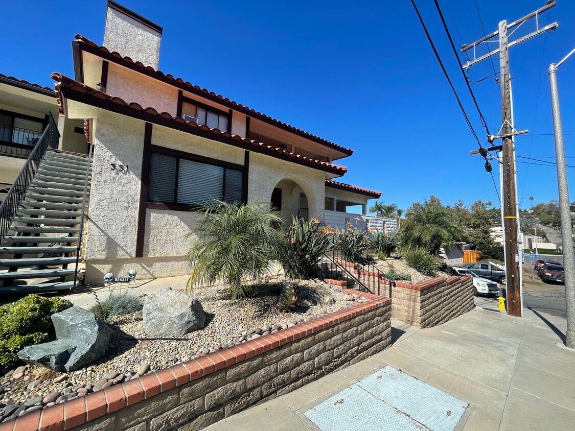 Building Photo - 331 Avalon Dr