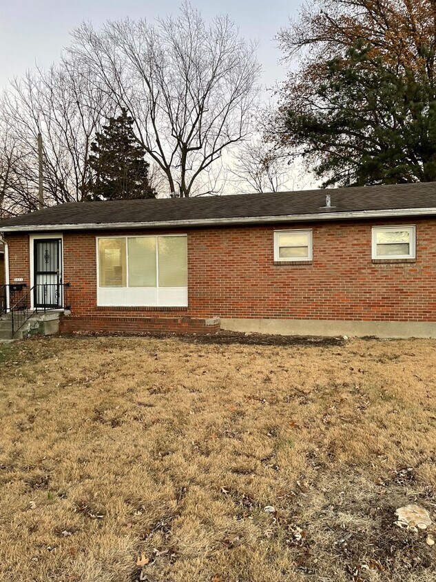 Primary Photo - 3423 Heatherfield Dr