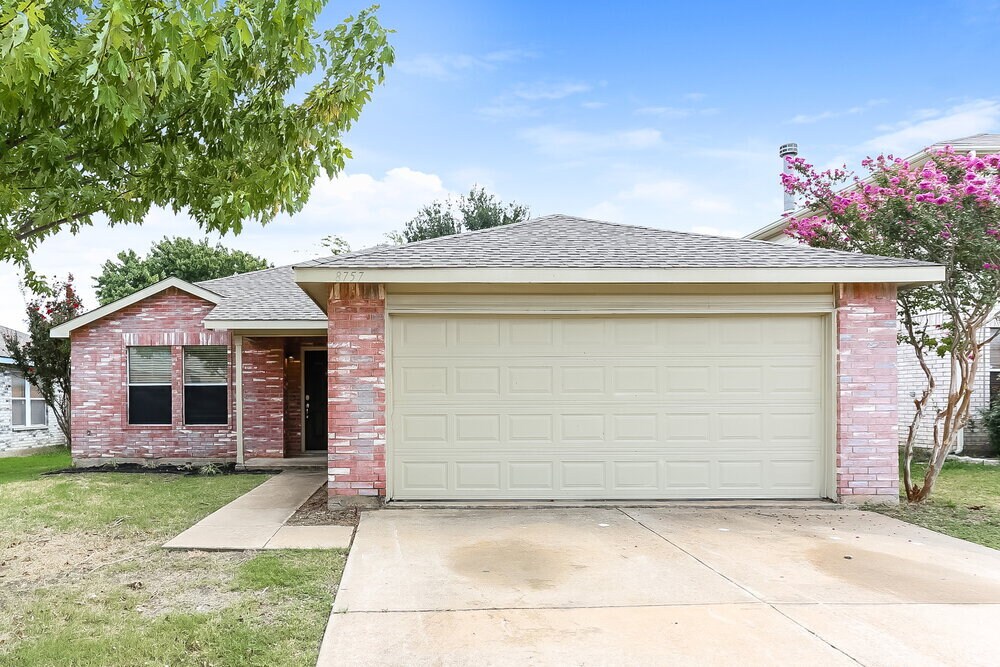 Primary Photo - 8757 Garden Springs Dr