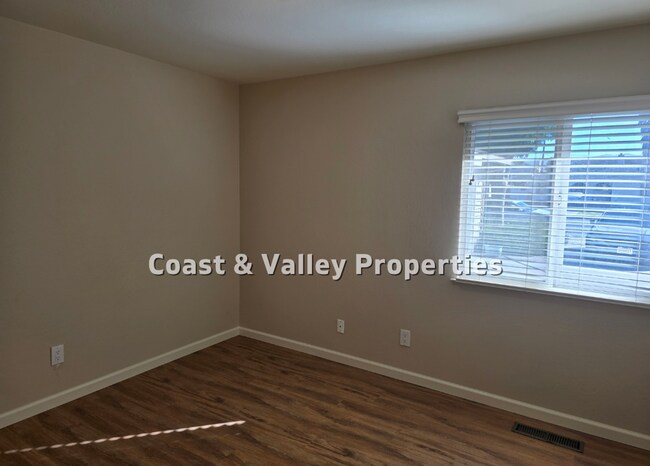 Foto del edificio - King City home for RENT!!!