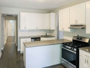 Building Photo - 2730 N Wayne Ave