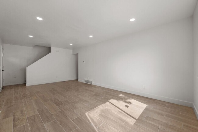 Foto del edificio - 509 Mansfield Ave S
