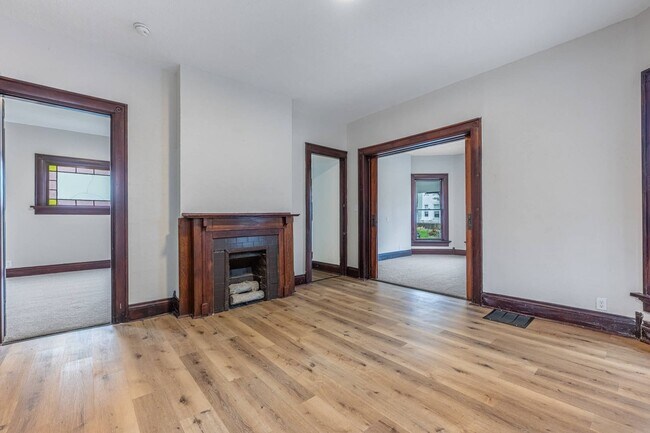 Foto del edificio - 4 Bed 3 Bath Single Family Home Available in Dayton*