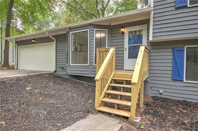 Building Photo - 3267 Aspen Cir SW