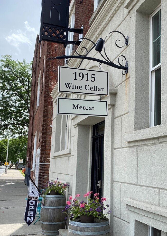 1915 Wine Cellar & Mercat - 40 Cannon St