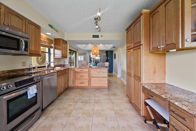 Building Photo - 16914 Waterbend Dr
