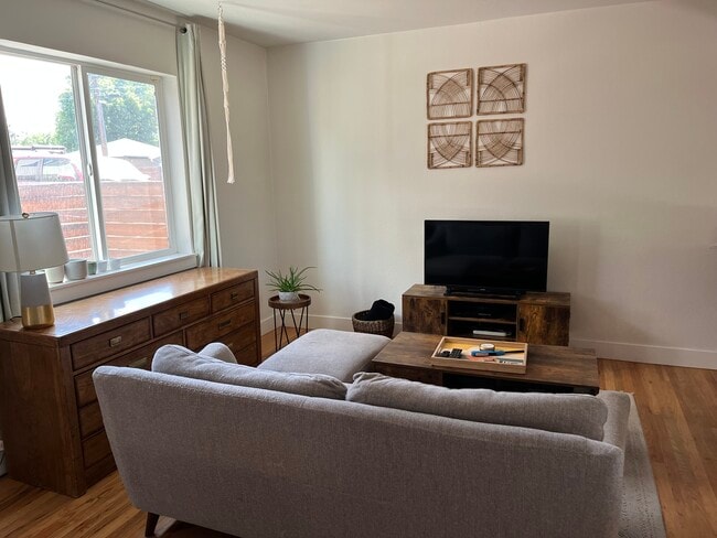 Building Photo - 3163 N Saint Paul St