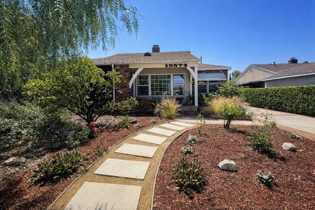 Building Photo - 13574 Ottoman St