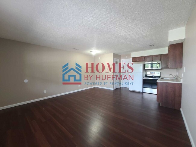 Building Photo - Upstairs One-Bedroom Apartment | Boonville...
