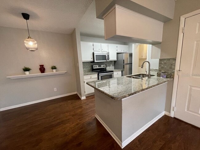Building Photo - 4401 Thornbriar Ln