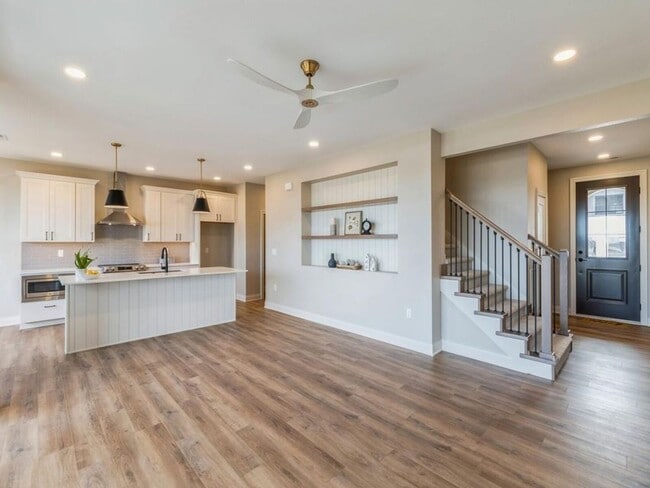 Building Photo - 2017 Lacey Dr