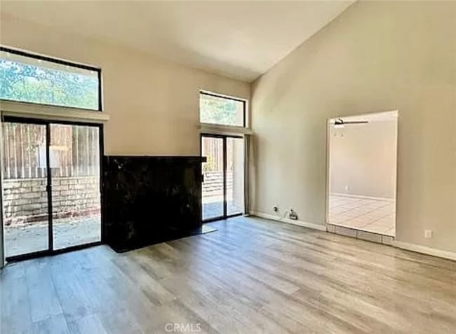 Building Photo - 10022 Reseda Blvd