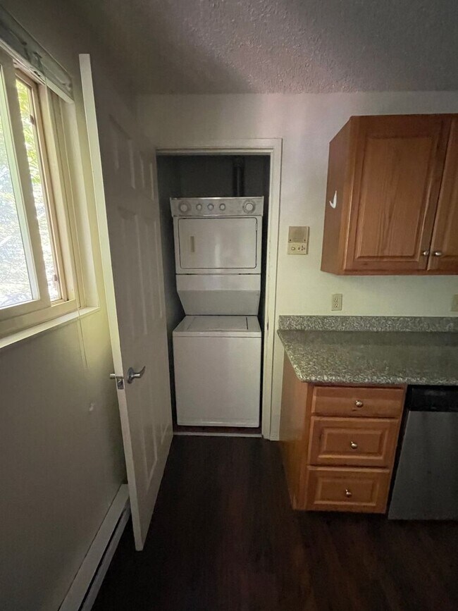Foto del edificio - Updated 2-Bed with Washer/Dryer, Dishwasher