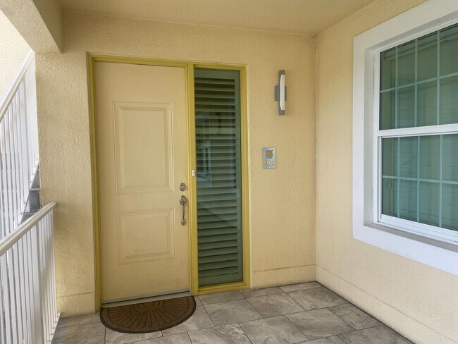 Foto del edificio - Coastal Luxury at Hidden Bay | 3BR Waterfront Condo with Bay Views