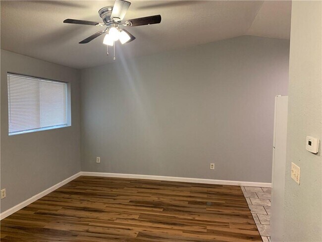 Foto del edificio - 1212 Dunn Ave