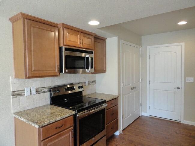 Building Photo - Luxury townhome in Northeast Colorado Spri...