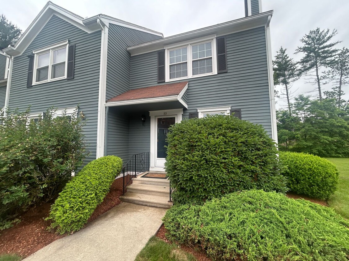 Primary Photo - Renovated Townhome in Prime Location