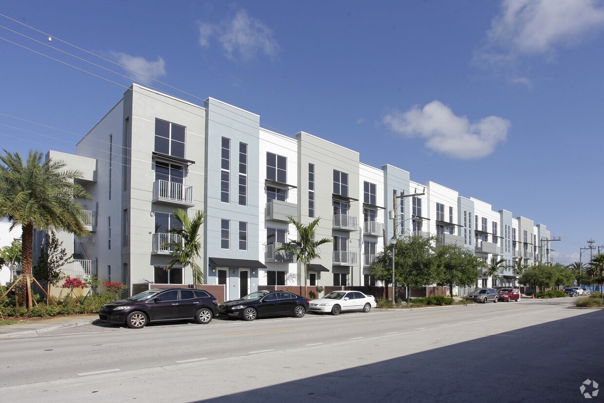 Primary Photo - Urban Village On 5th Avenue