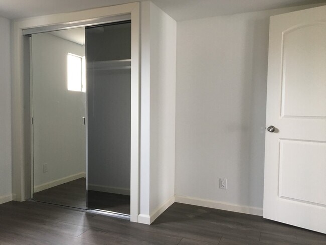 Building Photo - 1575 W 37th St