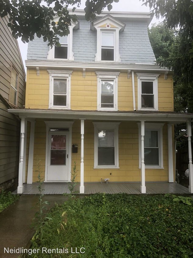 Primary Photo - 4 br, 2 bath House - 40 E Pomfret St