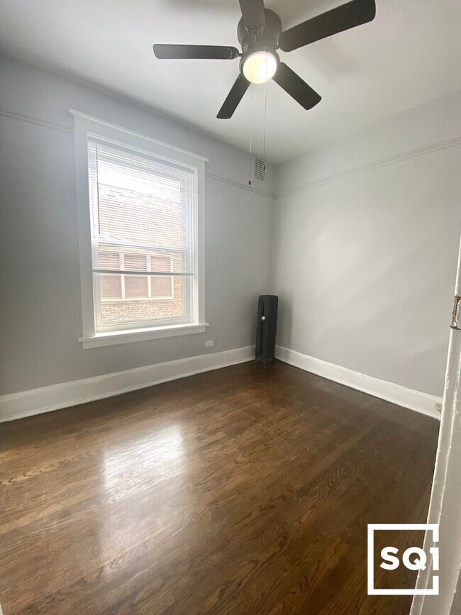 Foto del edificio - 1251 W Rosemont Ave